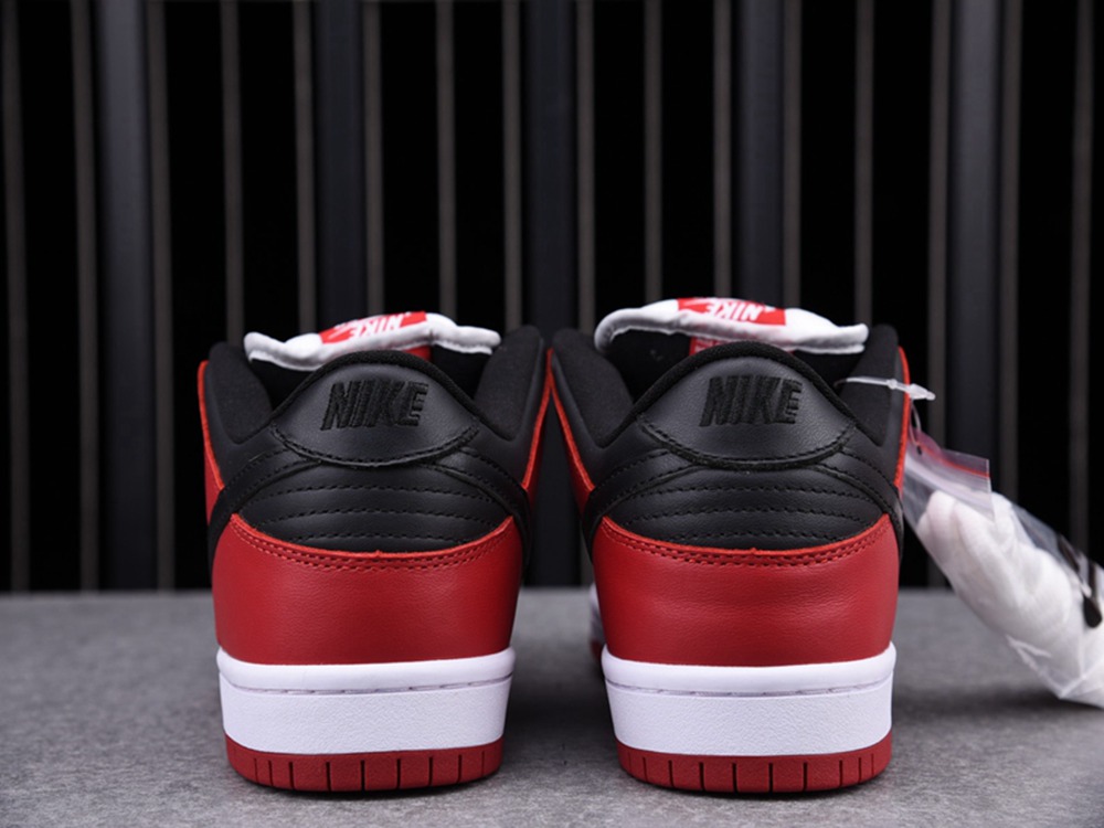 NIKE Dunk Low SB 