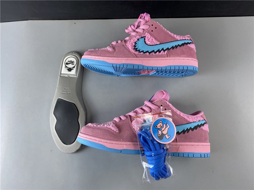 Grateful Dead x Dunk Low SB 
