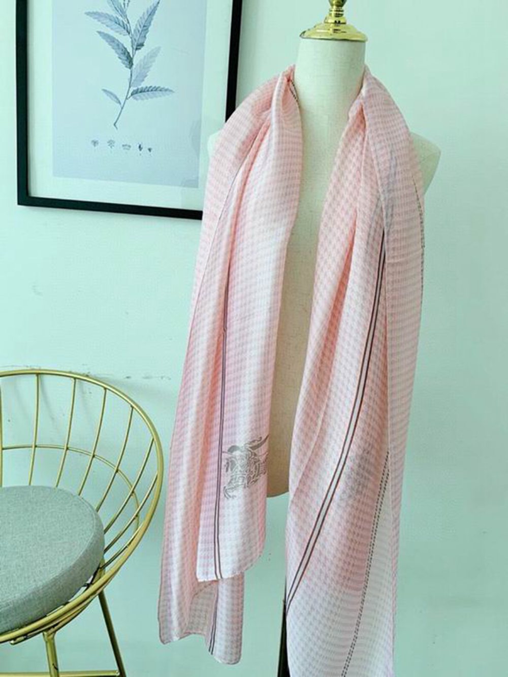 Bv*b*rry Scarf