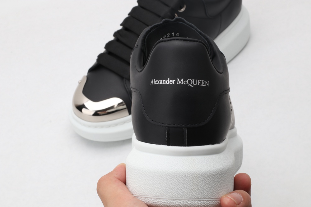AMQ Leather Black Sneakers
