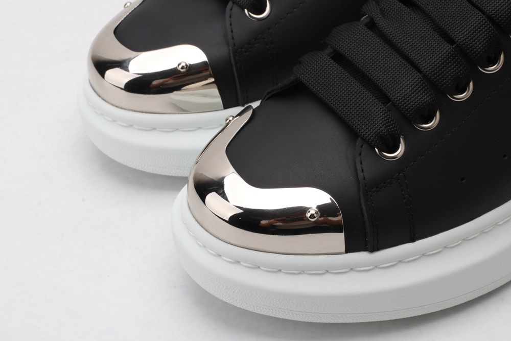 AMQ Leather Black Sneakers