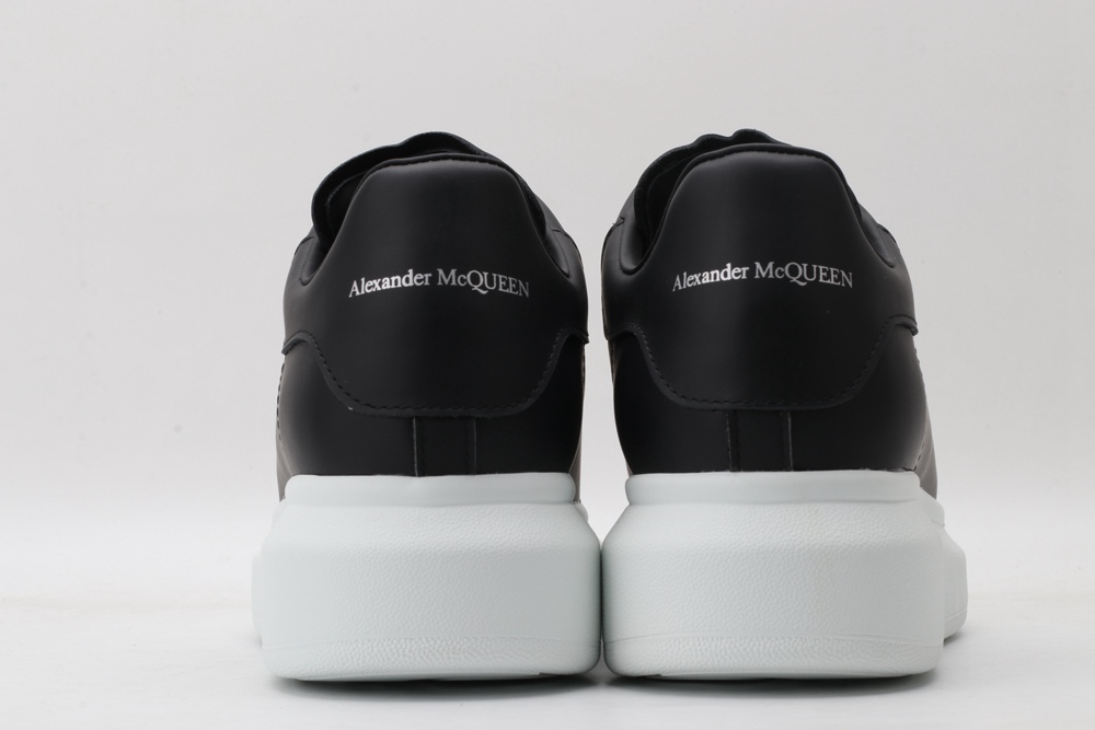 AMQ Leather Black Sneakers
