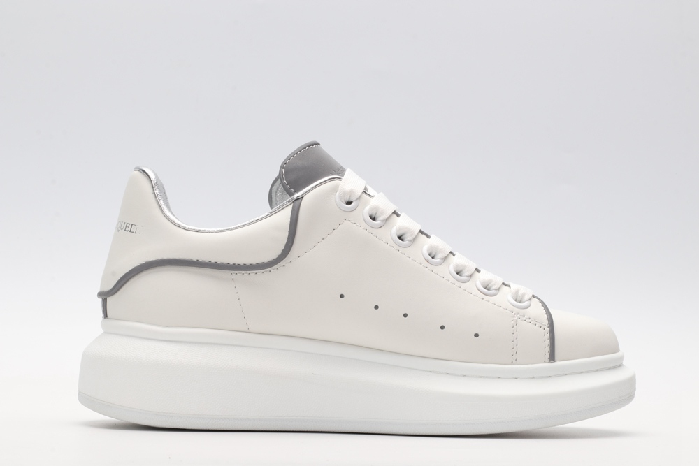 AMQ 3M Detail Oversized Sneaker