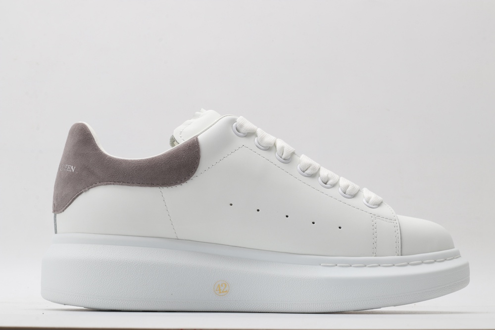AMQ oversized sneakers with grey heel
