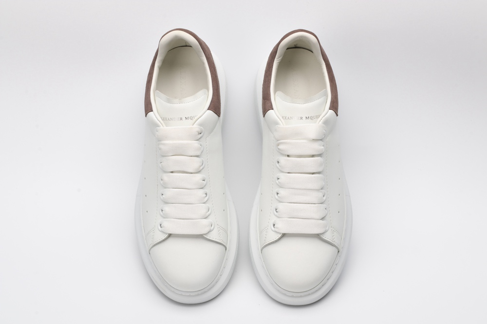 AMQ OVERSIZED SNEAKER Cafe