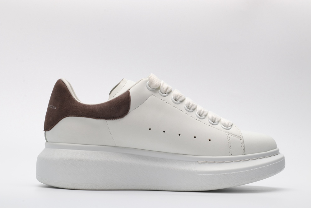 AMQ OVERSIZED SNEAKER Cafe