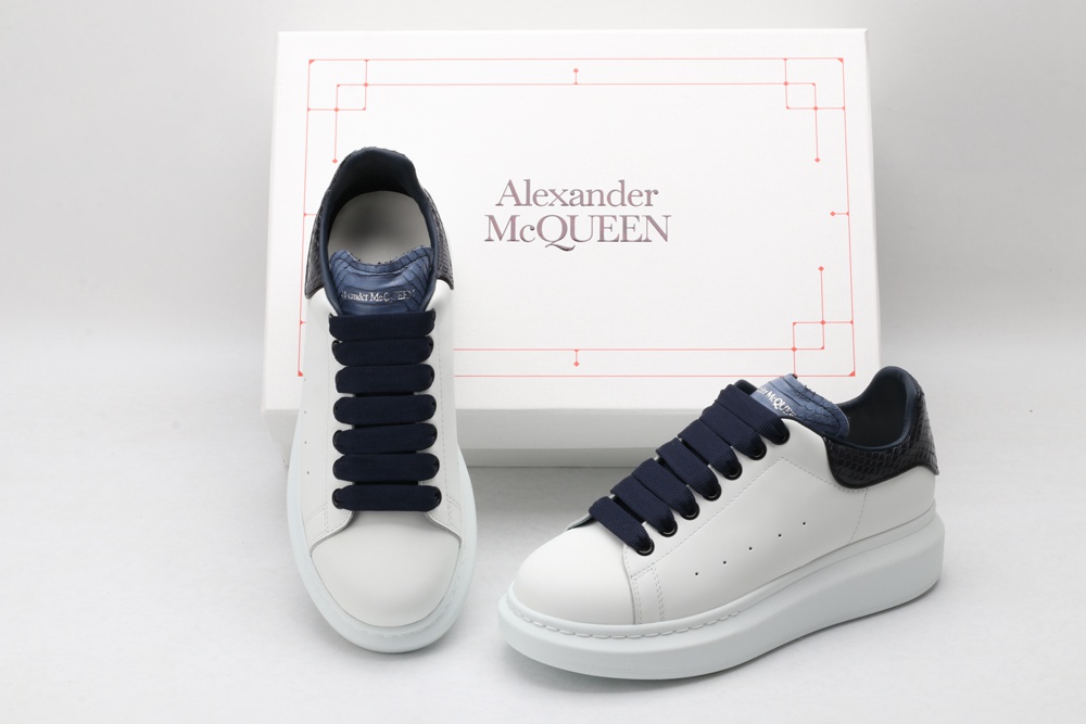 AMQ OVERSIZED SNEAKER
